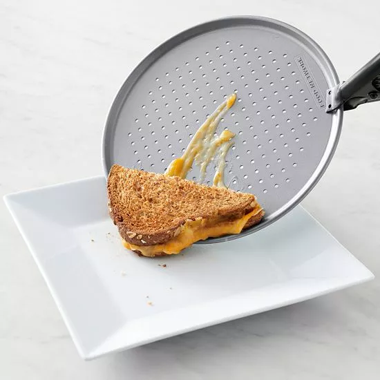 Food Network™ Pizza Pan & Crisper 6 Food Network™ Pizza Pan & Crisper - Image 4