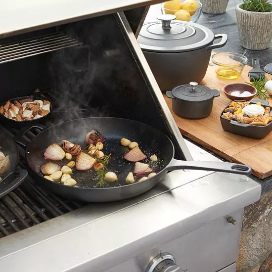 Food Network™ Pre-Seasoned Cast-Iron Skillet 5 Food Network™ Pre-Seasoned Cast-Iron Skillet - Image 3